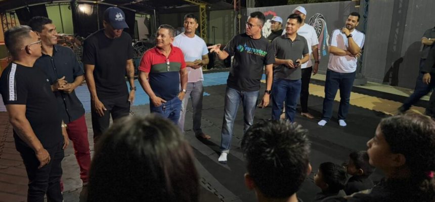 A Secretaria de Estado do Desporto e Lazer (Sedel), visitou o município de Silves, localizado na região metropolitana de Manaus, no início da semana, para analisar e fortalecer as iniciativas voltadas ao esporte na localidade. O objetivo é realizar um levantamento das necessidades e potência de cada região para implementação de programas com o Pelci e o RespirAR. Itacoatiara e Manacapuru também foram vistoriados.