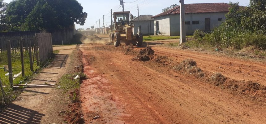 O Governo do Amazonas, por meio da Secretaria de Estado de Infraestrutura (Seinfra), está realizando a recuperação e pavimentação do sistema viário da sede do município de Silves (distante 204 quilômetros de Manaus).
